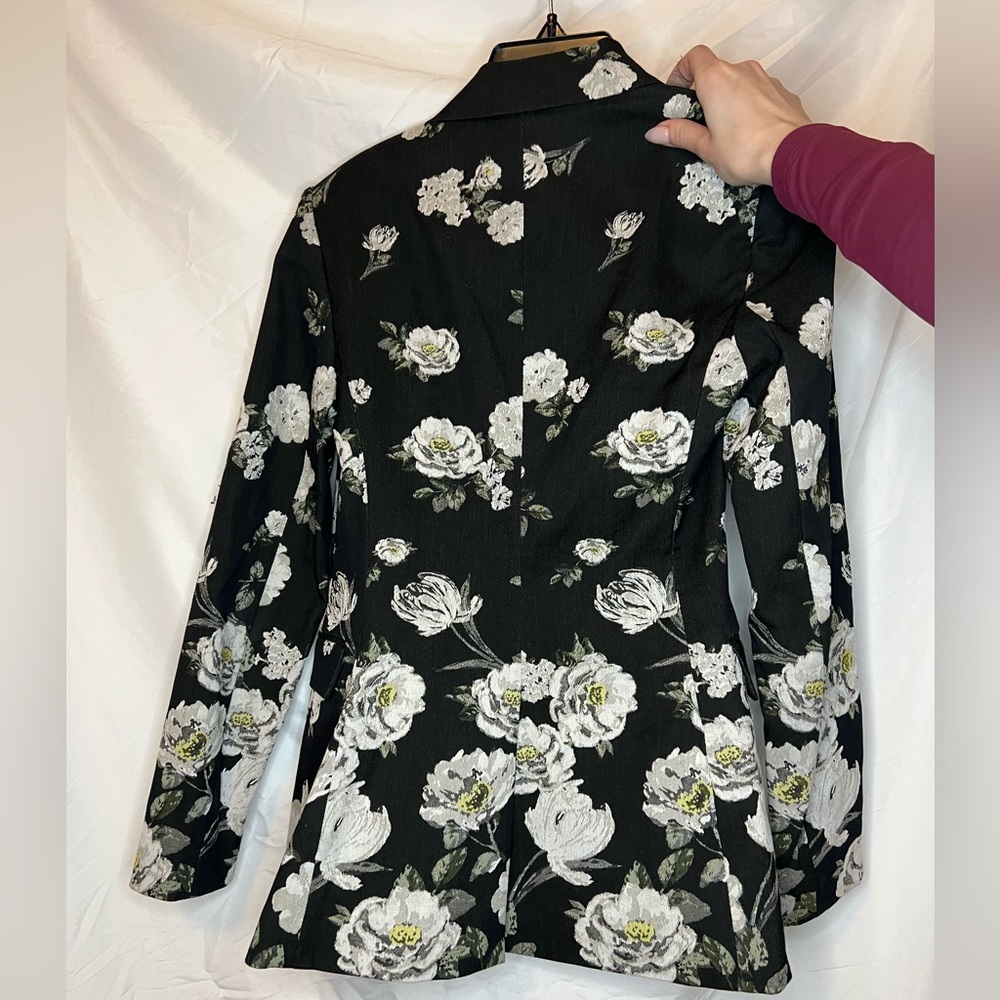 Alice + Olivia Black Floral Blazer - Picture 2 of 4